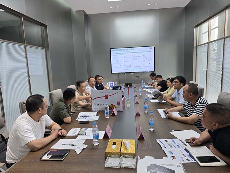 潜江农发交投赴武汉现代精工考察洽谈绿色智造项目